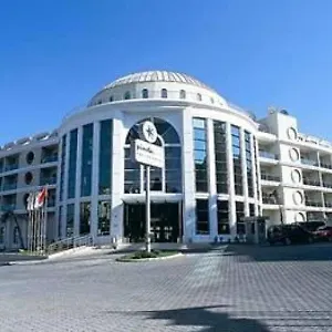 pineta-park-deluxe-hotel.aegeanhotels.net/